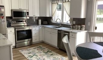 3 Founders Rd 3, Clinton, CT 06413