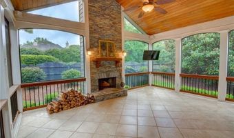 5196 Staverly Ln, Peachtree Corners, GA 30092