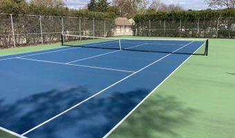 1127 S Old Wilke Rd 101, Arlington Heights, IL 60005