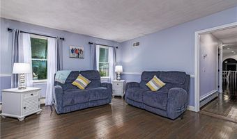 44 Heritage Dr, Warwick, RI 02818