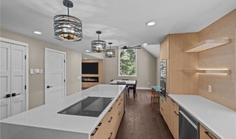 37 Dye Hill Rd, Hopkinton, RI 02832