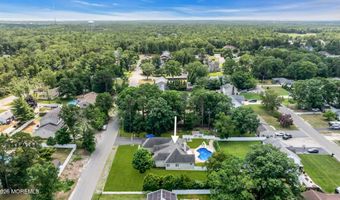 490 Arlington Ave S, Bayville, NJ 08721