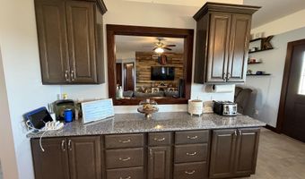 1524 Beechwood Dr, Aurora, NE 68818