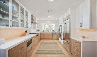 17068 Countess Pl, Encino, CA 91436
