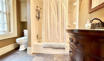 617 State St, Alton, IL 62002