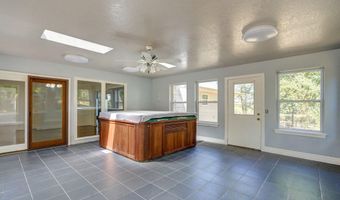 6896 N Farm Rd 1, Ash Grove, MO 65604