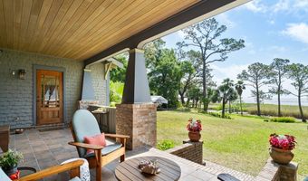 25 17th St, Apalachicola, FL 32320