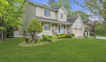 65 Pelican Dr, Bayville, NJ 08721