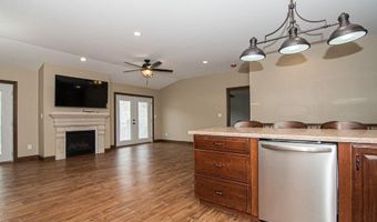 6042 Seven Springs Dr, Asbury, IA 52002