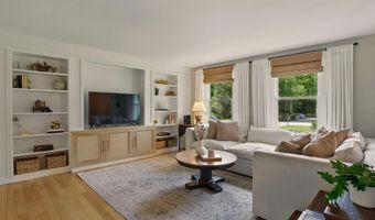 62 Palomino Ln, Bedford, NH 03110