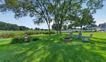 16 Driscoll Rd, Branford, CT 06405