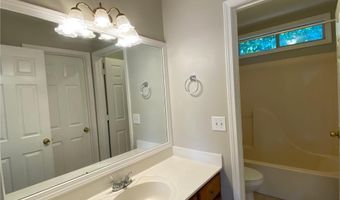 612 Braidwood Dr NW, Acworth, GA 30101