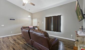 1180 HOUGH St, Bell, FL 32619