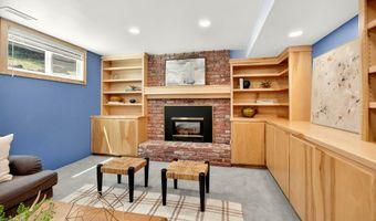 1820 Crestview Dr, Ashland, OR 97520