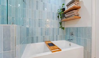 9835 Edgelake Dr, La Mesa, CA 91941
