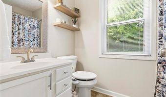 225 Royal Colony Ct, Alpharetta, GA 30022