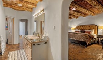 35 Arroyo Vis, Arroyo Hondo, NM 87571