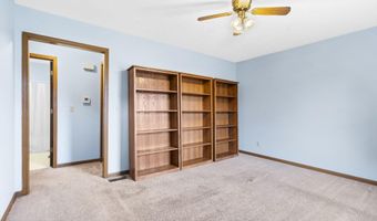 1006 Baretta Ct, Aurora, MO 65605