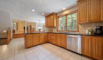 6 Carriage Chase Ln, Atkinson, NH 03811