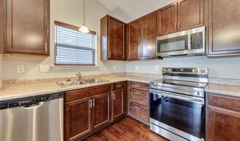 925 Meramec Grove Dr, Ballwin, MO 63021