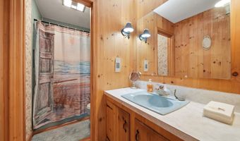 4 Clark Island Rd, Amherst, NH 03031