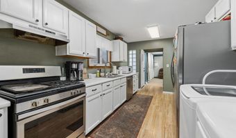 816 E 1st St, Auburn, IN 46706