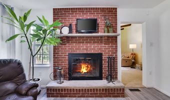 299 Scenic Dr, Blakeslee, PA 18610