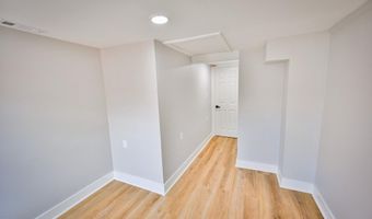 233 S CHAPEL St, Baltimore, MD 21231