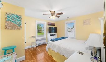 32 Waterman Ave, Johnston, RI 02919
