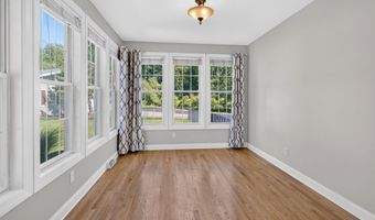 5 Normandy Sq, Guilderland, NY 12009