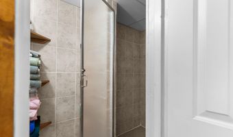 630 W CAPITOL Dr, Appleton, WI 54911
