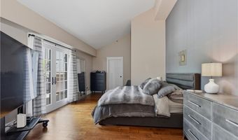 1000 Chapel View Blvd 306, Cranston, RI 02920