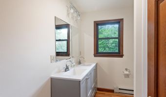 15 Spring Hollow Ln, Barre, VT 05641