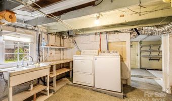 141 Macedonia Rd, Asheville, NC 28804