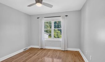 5 Normandy Sq, Guilderland, NY 12009