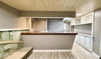 22 W070 Byron Ave, Addison, IL 60101