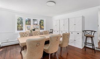84 Hickory Dr, East Greenwich, RI 02818