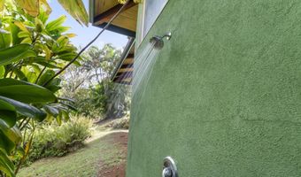 180 Mokupapa Rd, Haiku, HI 96708