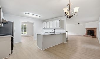 1313 River Oaks Dr, Benton, AR 72019