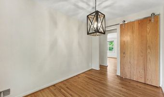 1597 Greenview Dr, Ann Arbor, MI 48103
