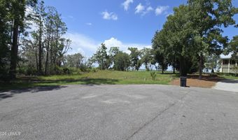 7 Turnstone Dr N, Beaufort, SC 29907