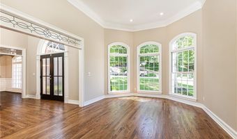 9360 Nesbit Lakes Dr, Alpharetta, GA 30022