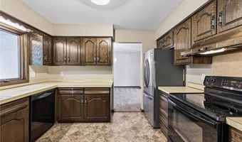 108 Hidden Meadow Rd, Apple Valley, MN 55124