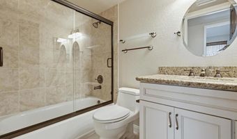5715 Baltimore Dr 23, La Mesa, CA 91942