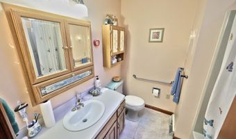 244 MILLER, Akron, PA 17501