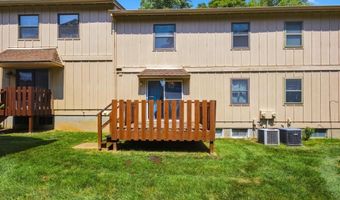 2344 Hidden Meadow Ln, Ballwin, MO 63021