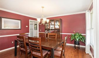 565 Walnut Ridge Trl, Aurora, OH 44202