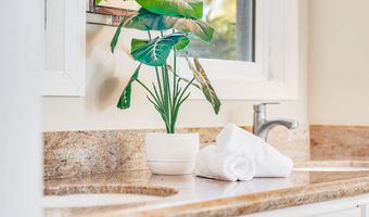 1004 N Honokala Rd B, Haiku, HI 96708