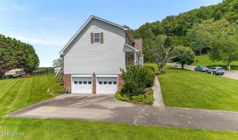 2412 Colonial Dr, Athens, TN 37303