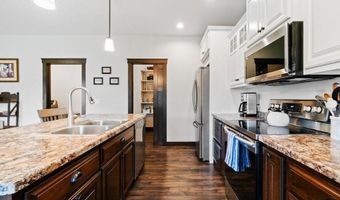 1604 St Andrews Dr, Altoona, WI 54720